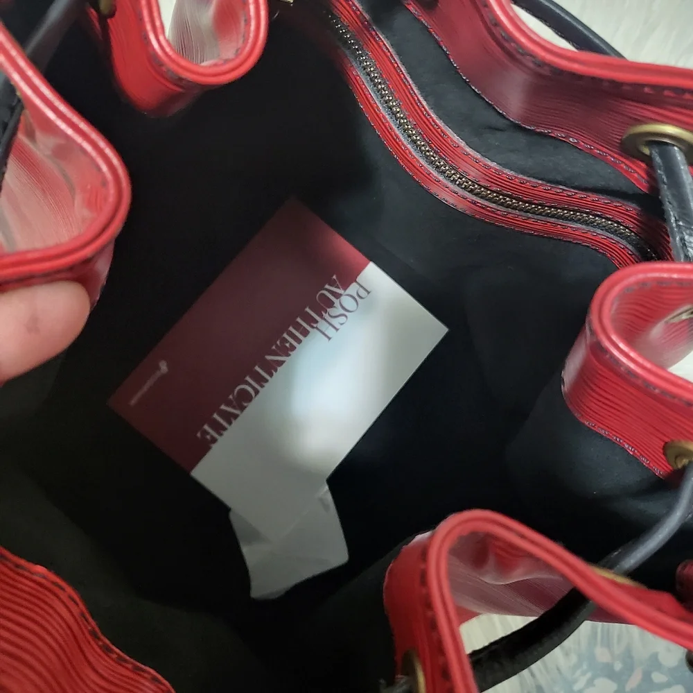 Louis Vuitton Epi Noe GM Bucket Bag Red/ Black - Picture 4 of 8